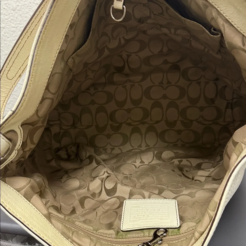 Coach Cream Leatherwear Shoulder Bag